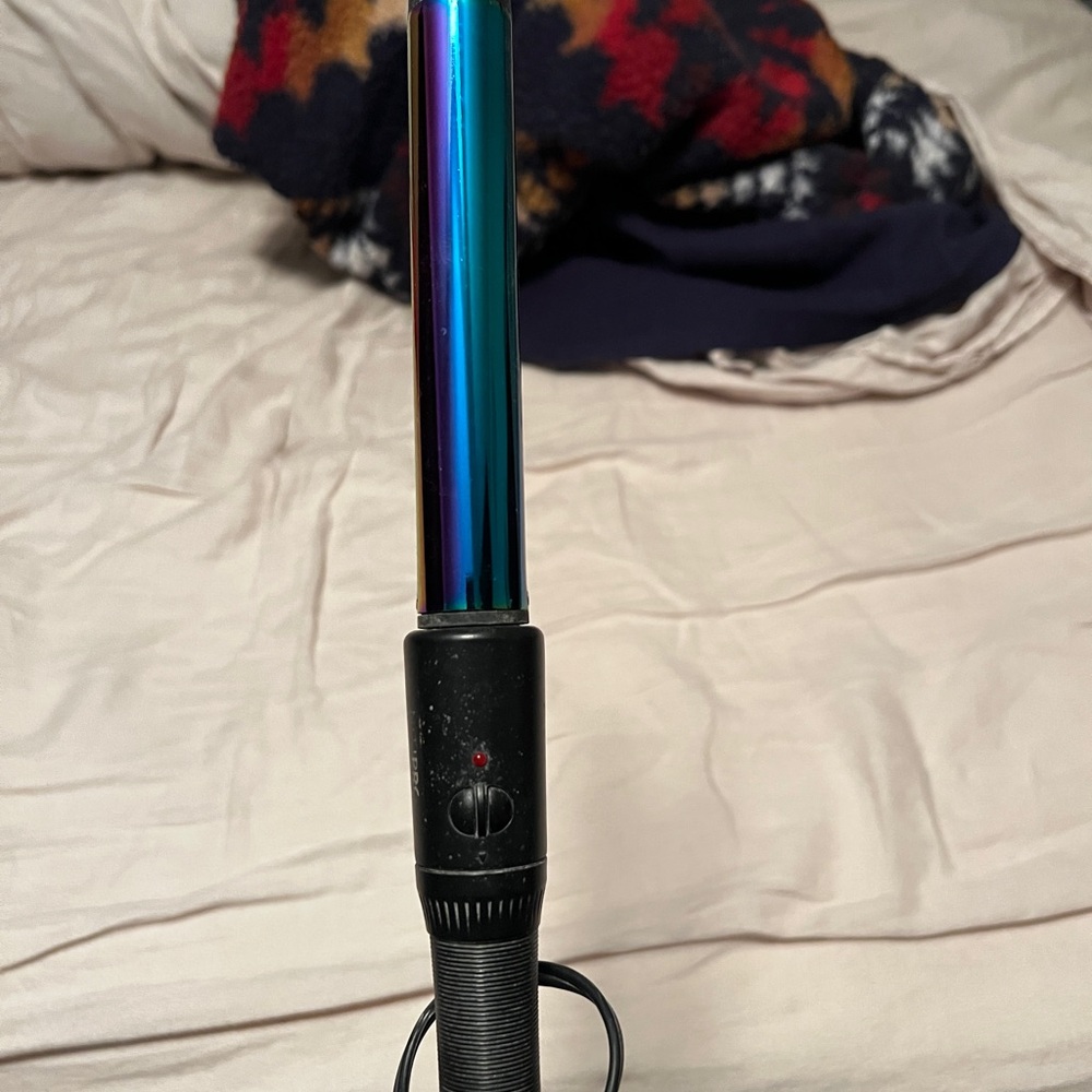 Iridescent Curling Wand
